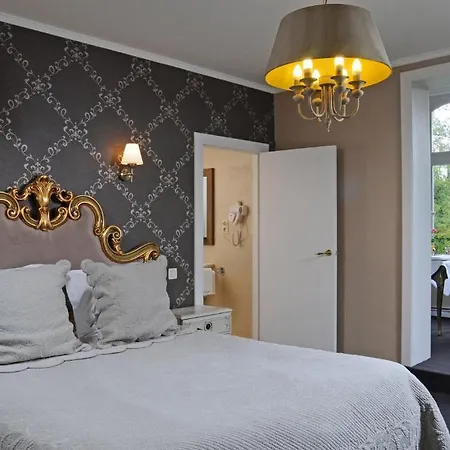 Lodewijk Male Hotel Brujas