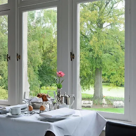 Lodewijk Male Hotel Brujas